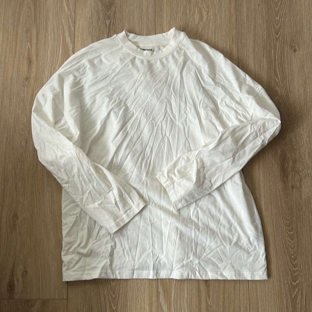 White long sleeve tee